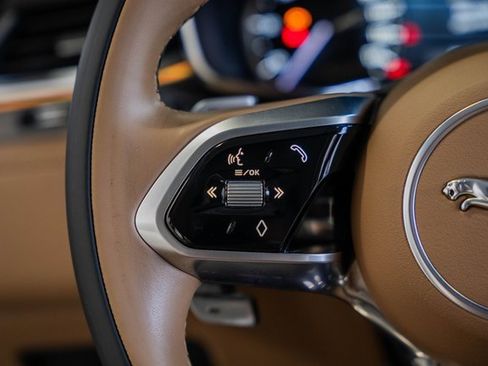 Used 2022 Jaguar F-PACE S image 27