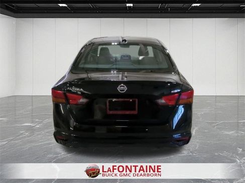 Used 2025 Nissan Altima 2.5 SV image 7