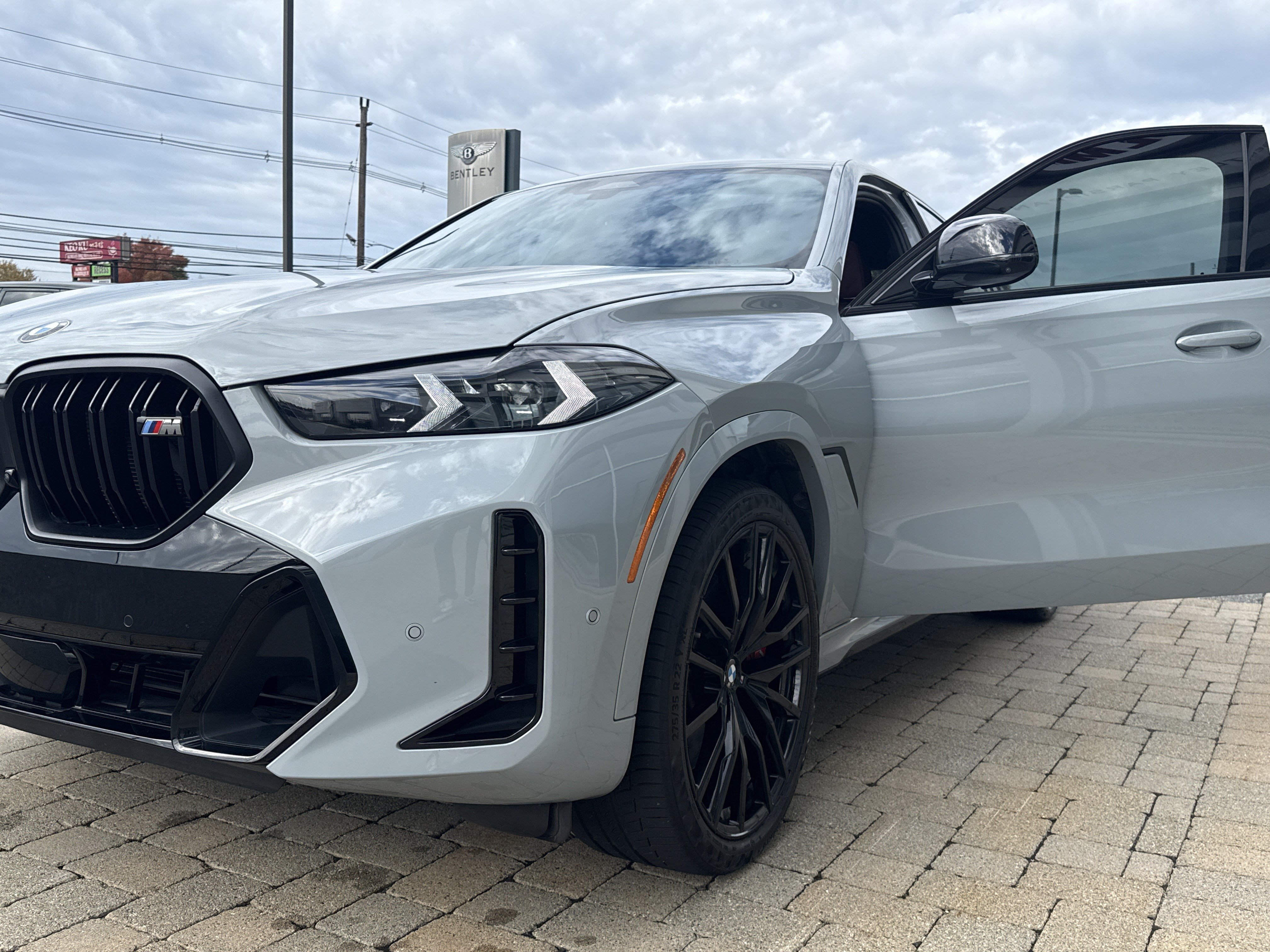 Used 2024 BMW X6 M60i w/ Dynamic Handling Package AWD/4WD image 33