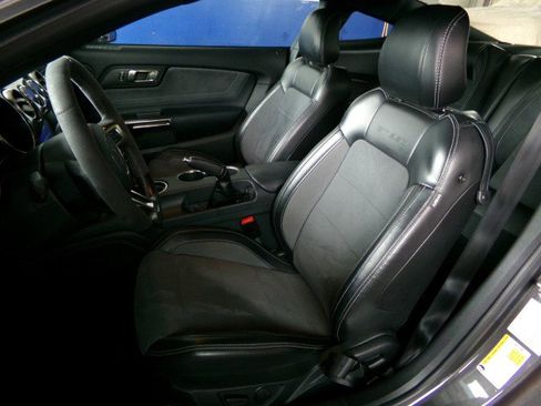 Used 2020 Ford Mustang Shelby GT350 w/ Technology Package image 18