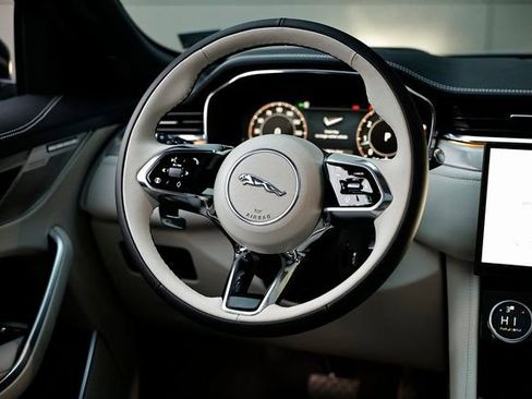 New 2026 Jaguar F-PACE R-Dynamic S image 30