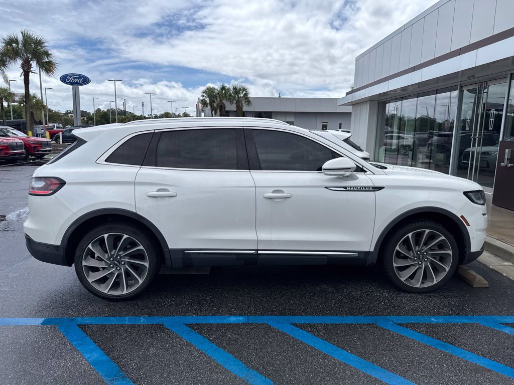 Used 2023 Lincoln Nautilus Reserve w/ Equipment Group 202A AWD/4WD image 4
