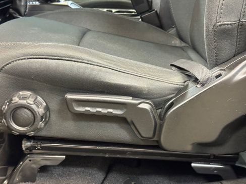 Used 2021 Jeep Wrangler Unlimited Sahara image 11