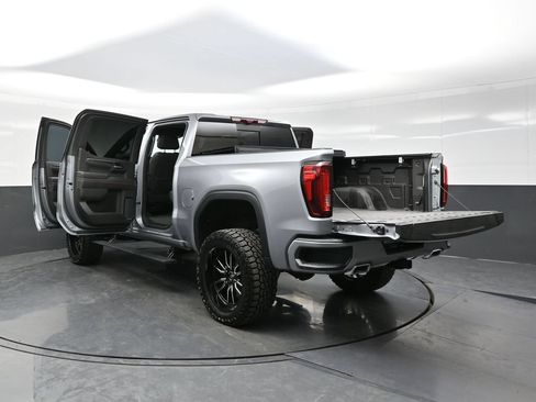 Used 2025 GMC Sierra 1500 AT4 w/ AT4 Premium Package AWD/4WD image 38