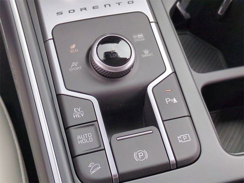 Certified 2025 Kia Sorento EX image 33