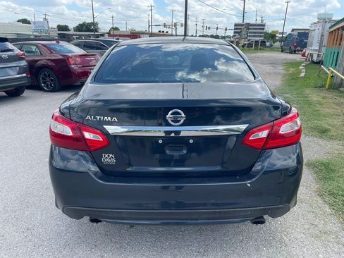 Used 2016 Nissan Altima 2.5 S w/ Power Driver Seat Package FWD image 2