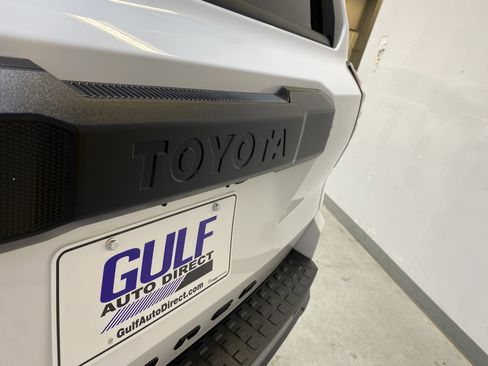 Used 2025 Toyota 4Runner SR5 image 17