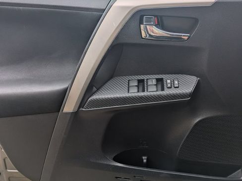 Used 2014 Toyota RAV4 XLE AWD/4WD image 17