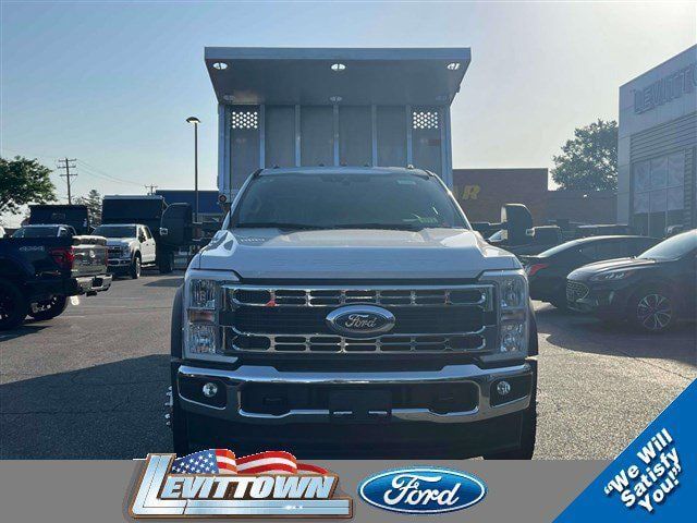 New 2026 Ford F550 4x4 Crew Cab image 2