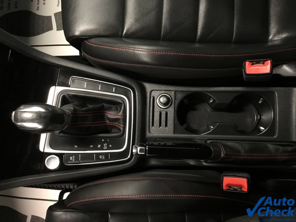 Used 2017 Volkswagen GTI SE FWD image 45