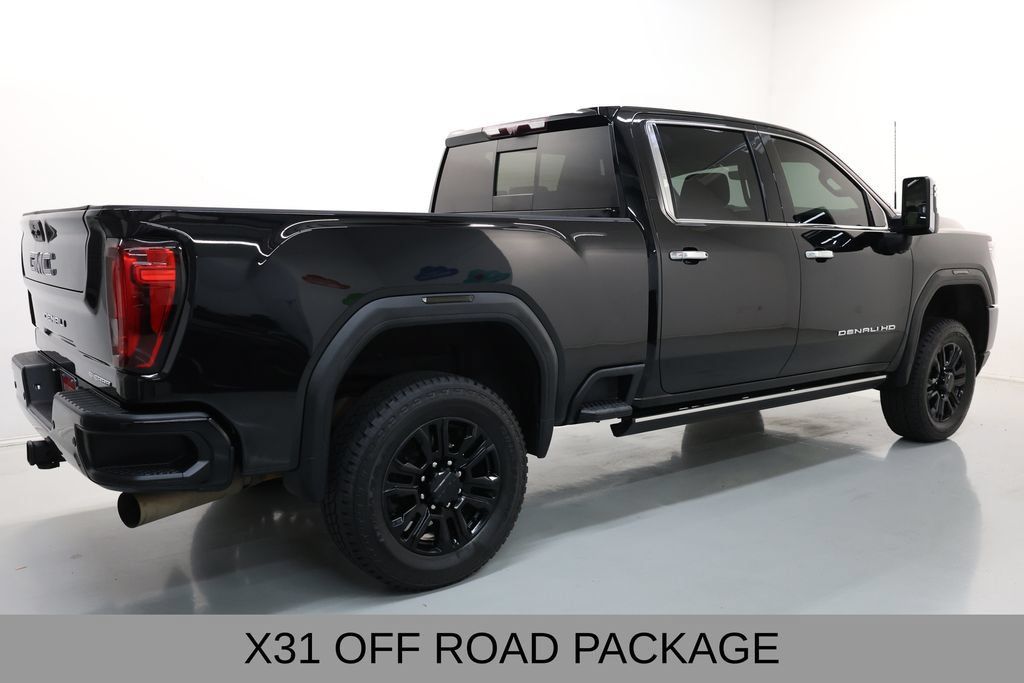 Used 2023 GMC Sierra 2500 Denali w/ Denali Black Diamond Edition AWD/4WD image 12