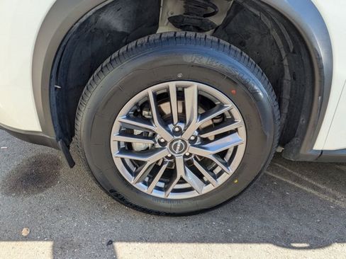 Used 2024 Nissan Rogue S AWD/4WD image 22