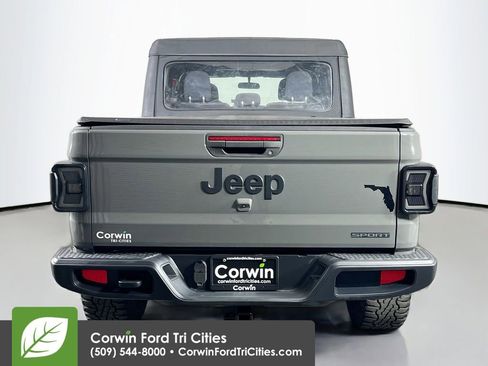 Used 2020 Jeep Gladiator Sport w/ Trailer Tow Package AWD/4WD image 13