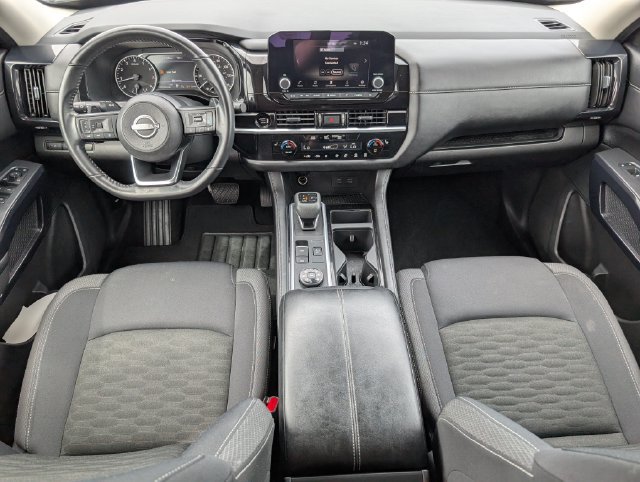 Used 2025 Nissan Pathfinder SV AWD/4WD image 7