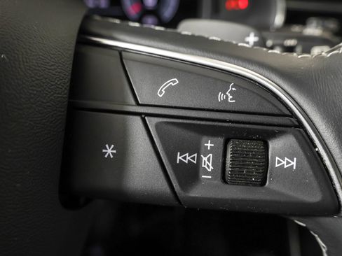 Used 2022 Audi Q8 Premium AWD/4WD image 30