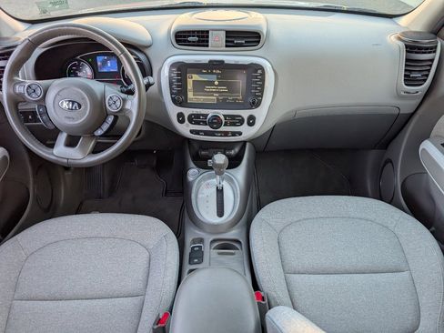 Used 2017 Kia Soul EV image 4