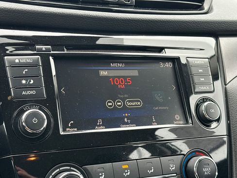 Used 2022 Nissan Rogue Sport S image 20