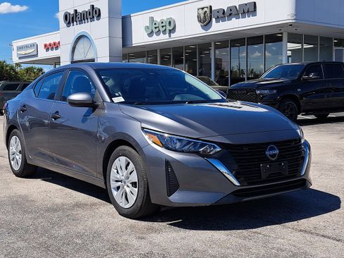 Used 2025 Nissan Sentra S image 10