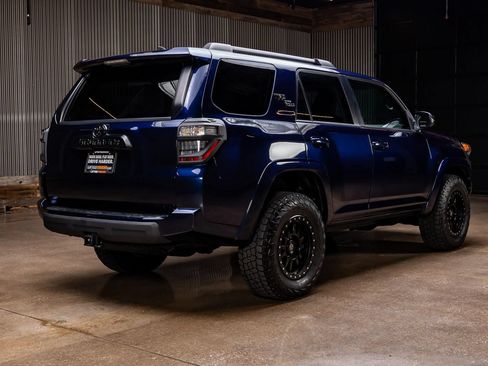 Used 2020 Toyota 4Runner TRD Off-Road Premium AWD/4WD image 8