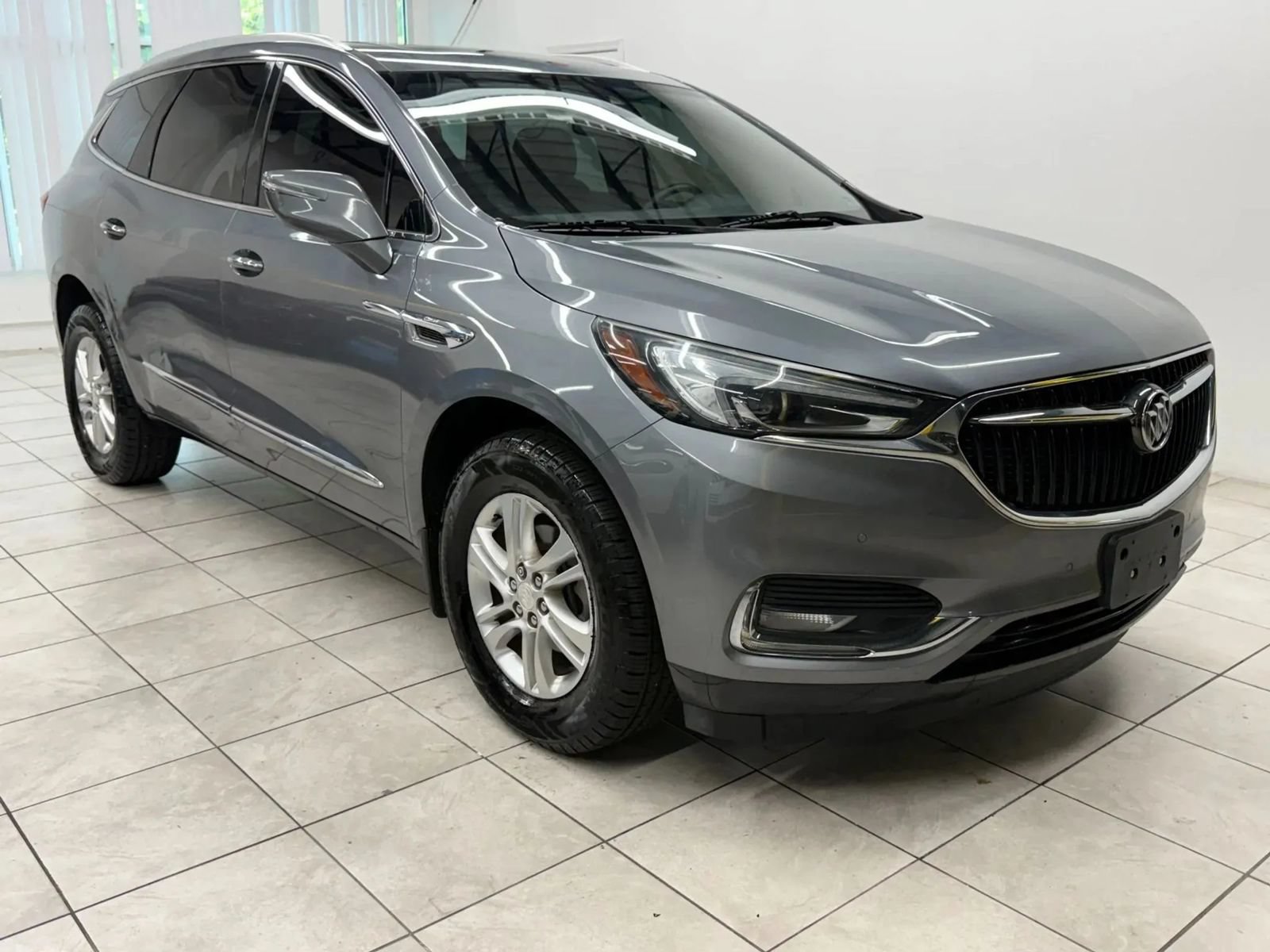 Used 2018 Buick Enclave Premium FWD image 1