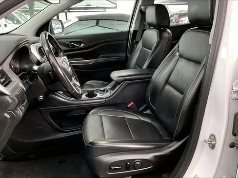 Used 2022 GMC Acadia SLT w/ Elevation Edition image 8