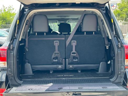 Used 2016 Toyota Land Cruiser image 14