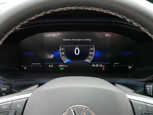 Used 2024 Volkswagen Taos SE AWD/4WD image 21