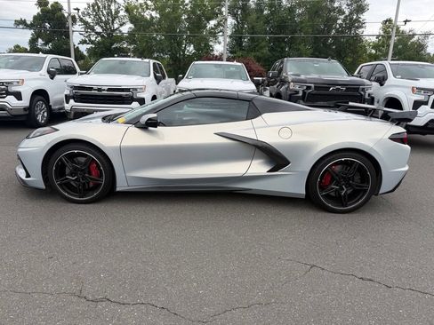 Used 2022 Chevrolet Corvette Stingray Preferred Conv w/ Z51 Performance Package RWD image 3