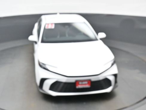 Used 2025 Toyota Camry SE image 35