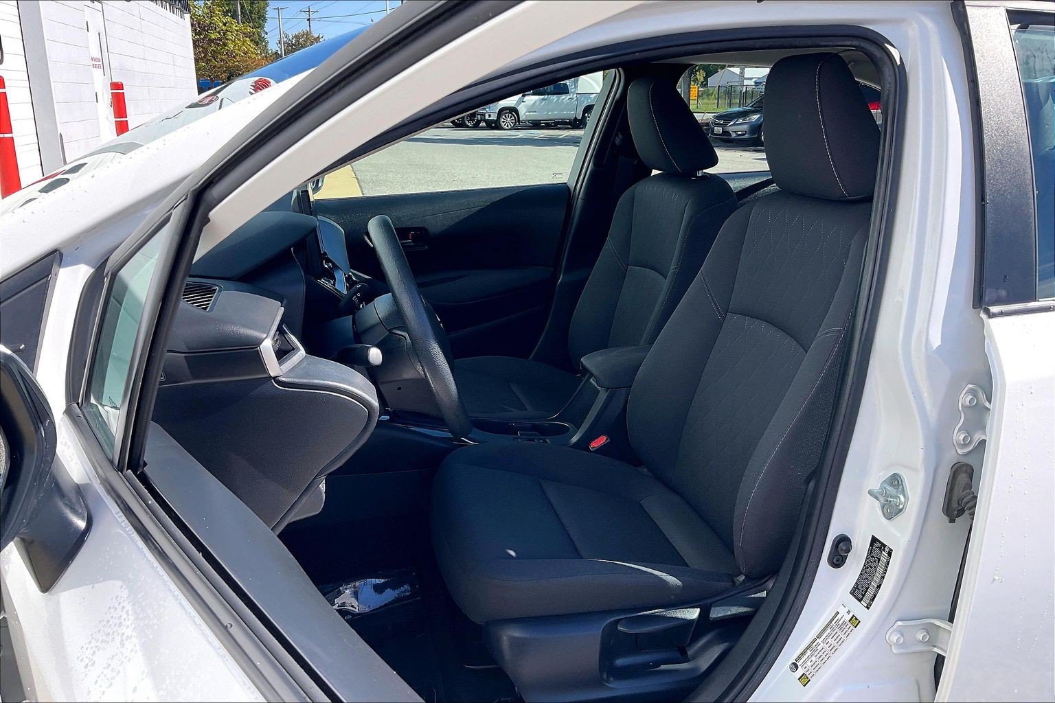 Used 2024 Toyota Corolla LE FWD image 29