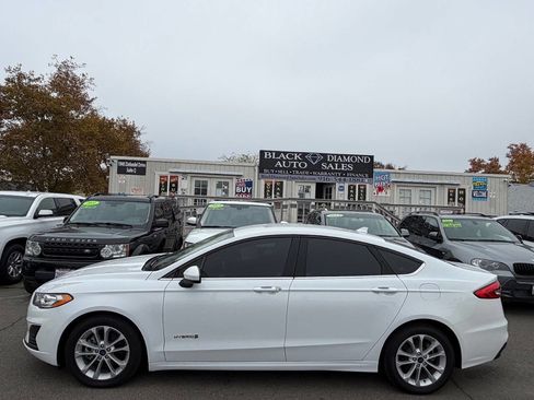 Used 2019 Ford Fusion SE image 9