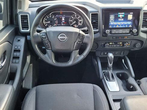 Used 2023 Nissan Frontier SV w/ SV Convenience Package image 5