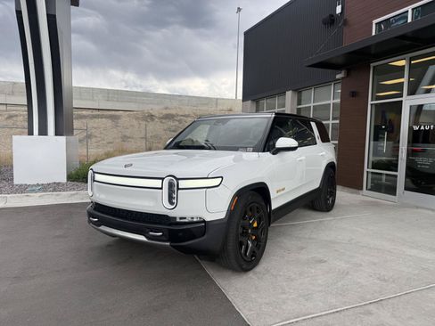 Used 2023 Rivian R1S Adventure AWD/4WD image 4