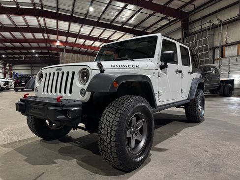 Used 2012 Jeep Wrangler Unlimited Rubicon w/ Connectivity Group image 9