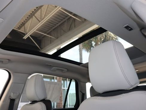 New 2025 Lincoln Aviator 2WD w/ Jet Appearance Package image 31