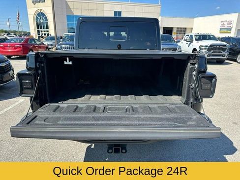 Used 2020 Jeep Gladiator Rubicon image 6