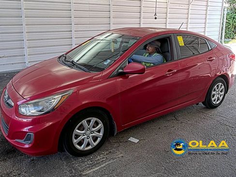 Used 2014 Hyundai Accent GLS FWD image 1