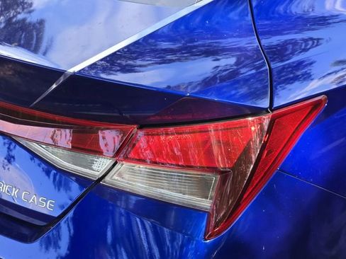 Used 2025 Hyundai Elantra SE w/ Cargo Package image 9