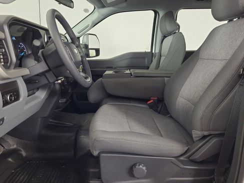 Used 2025 Ford F250 XL w/ FX4 Off-Road Package image 18