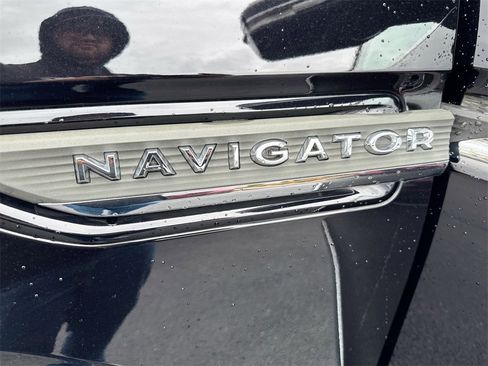 Used 2023 Lincoln Navigator Reserve image 28