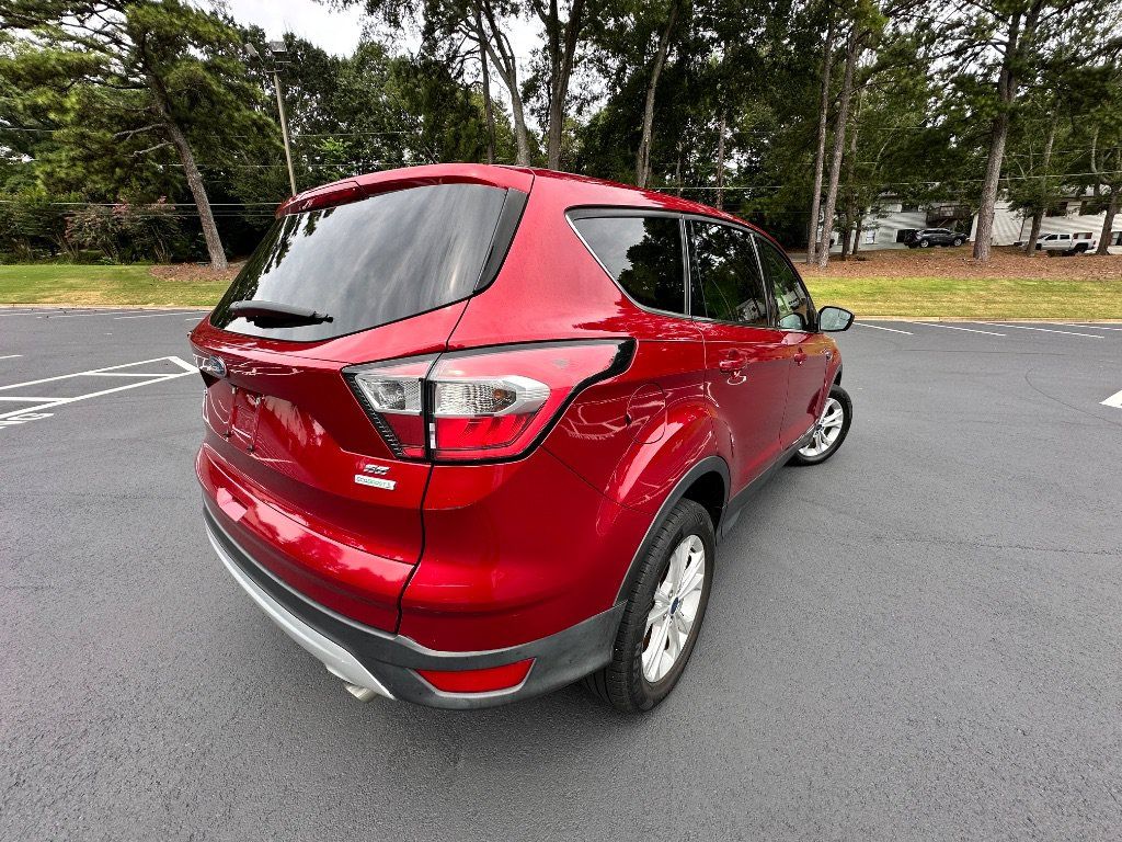 Used 2017 Ford Escape SE FWD image 9