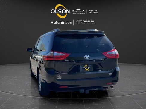 Used 2017 Toyota Sienna XLE w/ XLE Navigation Package AWD/4WD image 7