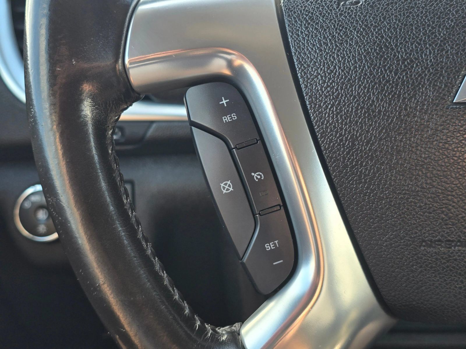 Used 2016 Chevrolet Traverse LT w/ Style and Technology Package FWD image 26