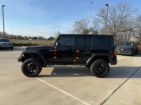 Used 2013 Jeep Wrangler Unlimited Sport image 8