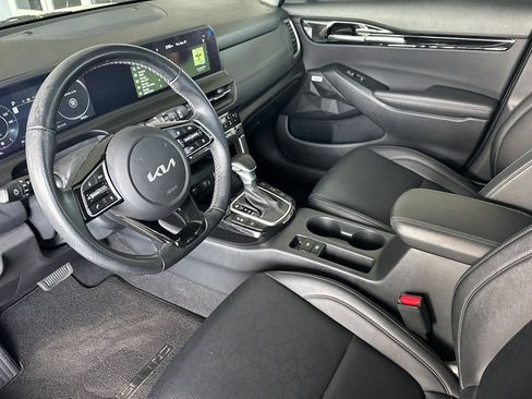 Certified 2024 Kia Seltos SX w/ SX Sunroof Package AWD/4WD image 7