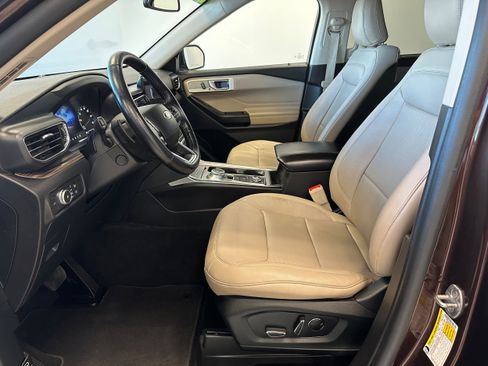 Used 2020 Ford Explorer Limited image 11