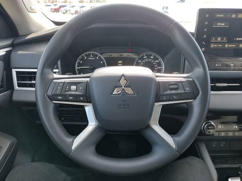 New 2026 Mitsubishi Outlander ES image 6