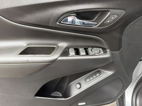 Used 2023 Chevrolet Equinox Premier AWD/4WD image 16
