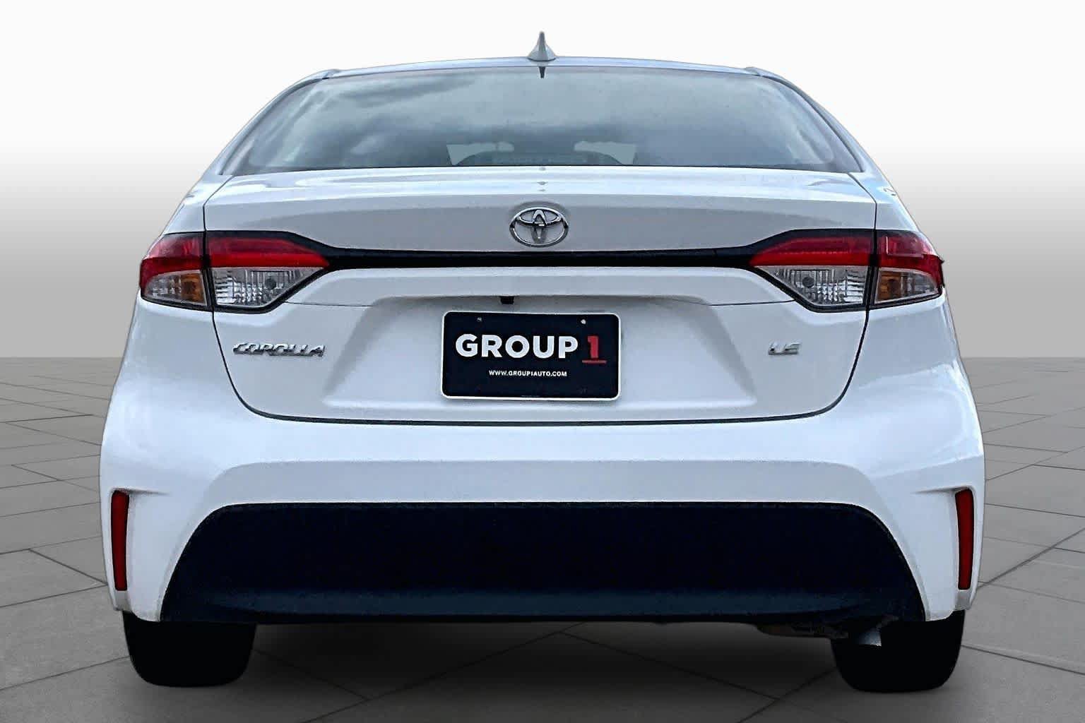 Used 2025 Toyota Corolla LE FWD image 5