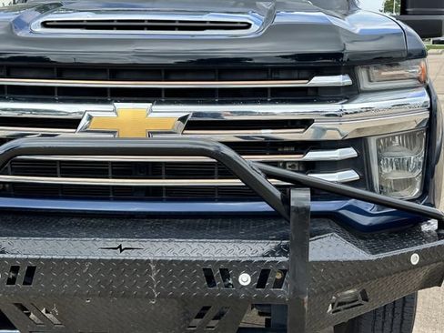Used 2020 Chevrolet Silverado 2500 LTZ w/ LTZ Premium Package AWD/4WD image 10